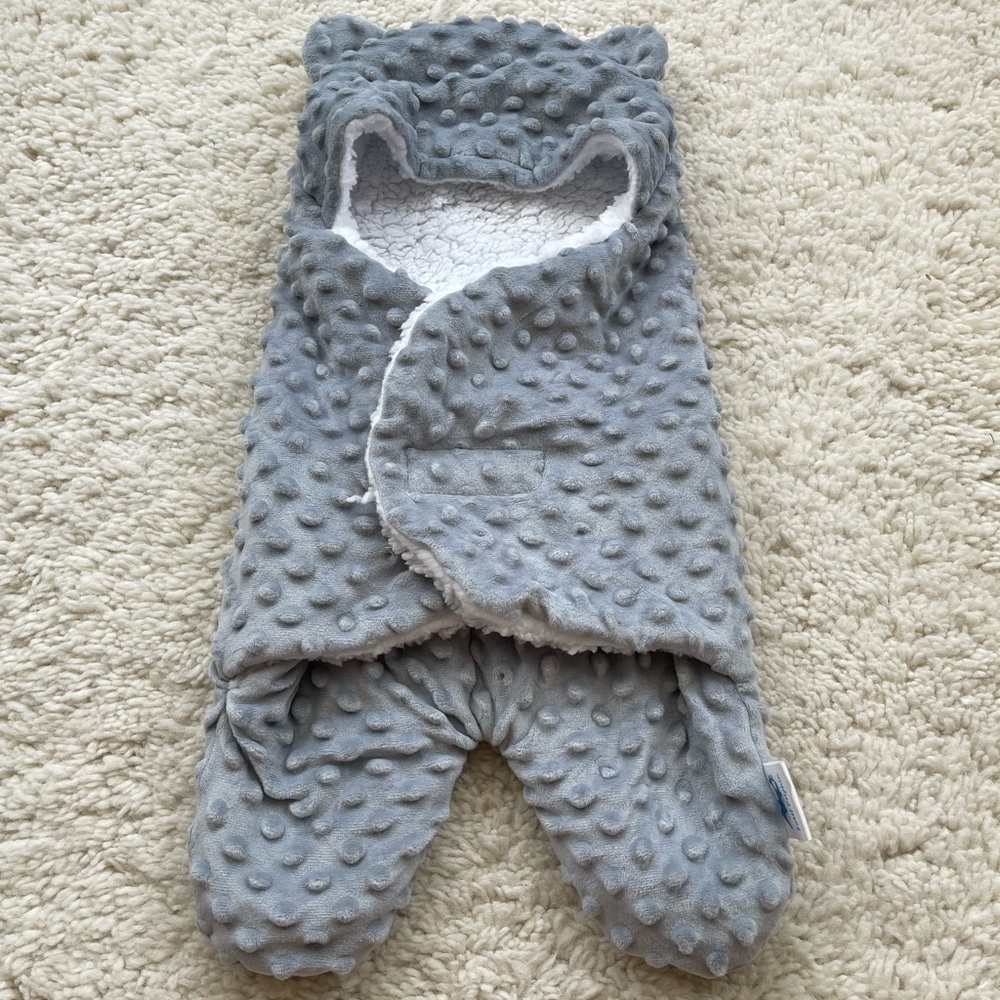 Sweet Dolphin warm fuzzy bunting